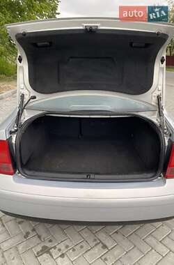 Седан Volkswagen Passat 1999 в 