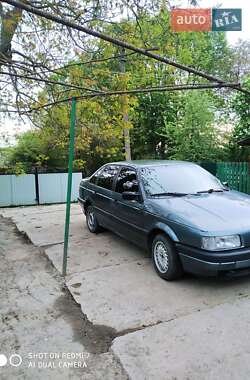 Седан Volkswagen Passat 1988 в Деражні
