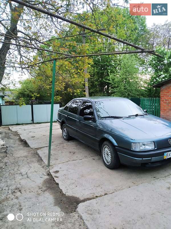 Седан Volkswagen Passat 1988 в 