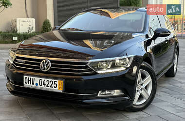 Универсал Volkswagen Passat 2017 в Киеве