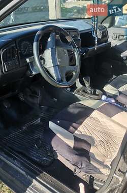 Универсал Volkswagen Passat 1990 в 