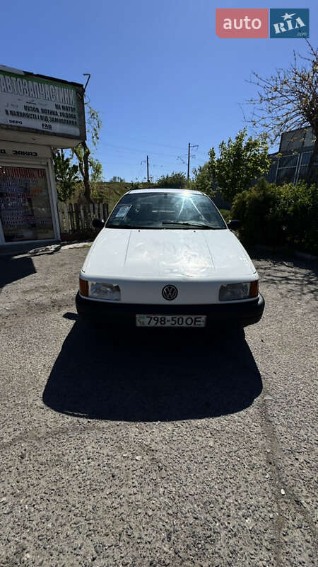 Седан Volkswagen Passat 1988 в Білгороді-Дністровському