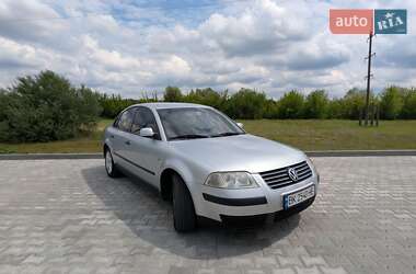 Седан Volkswagen Passat 2001 в Сарнах