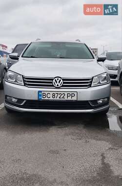 Універсал Volkswagen Passat 2011 в 