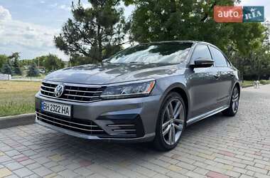 Седан Volkswagen Passat 2017 в Одессе
