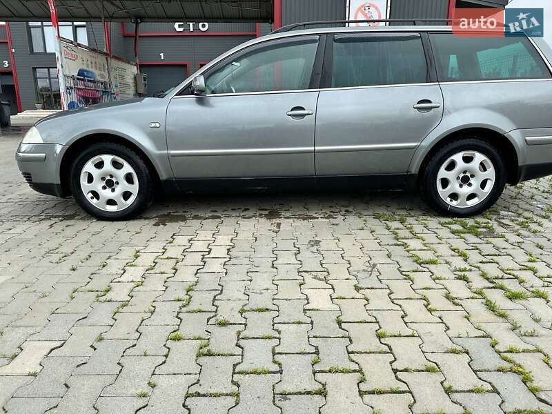 Универсал Volkswagen Passat 2002 в Глыбокой
