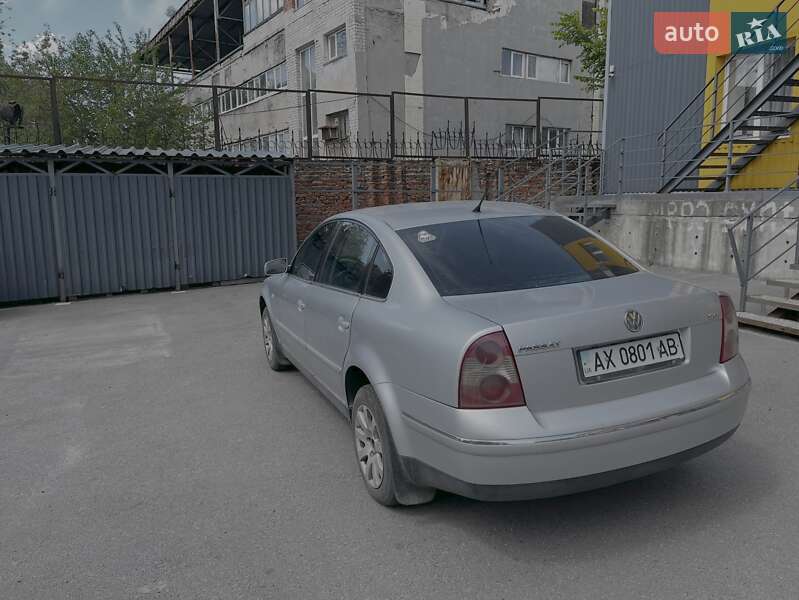 Седан Volkswagen Passat 2003 в Харкові