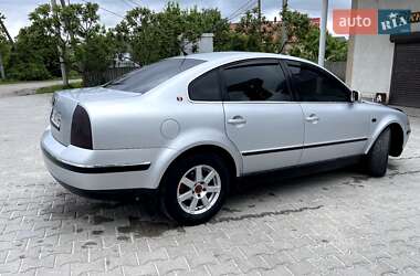 Седан Volkswagen Passat 2004 в 