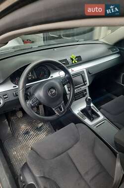 Универсал Volkswagen Passat 2010 в 