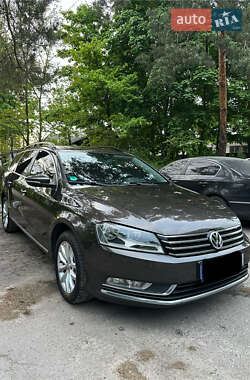 Универсал Volkswagen Passat 2012 в Сарнах