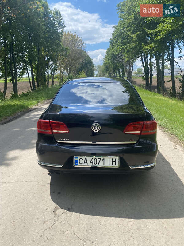 Седан Volkswagen Passat 2011 в Умані