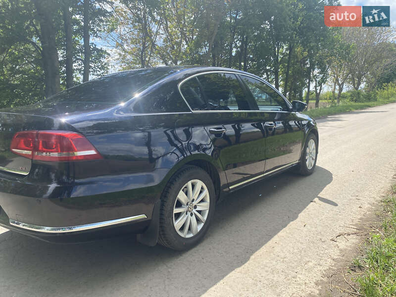 Седан Volkswagen Passat 2011 в Умані