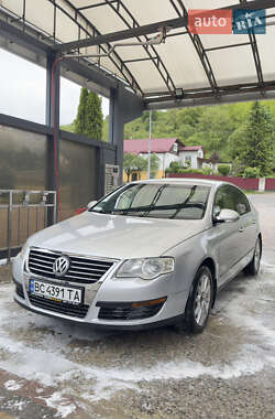 Седан Volkswagen Passat 2010 в Львові