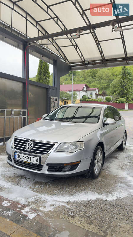 Седан Volkswagen Passat 2010 в 