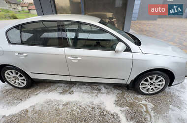Седан Volkswagen Passat 2010 в 