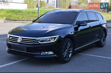 Универсал Volkswagen Passat 2017 в Киеве