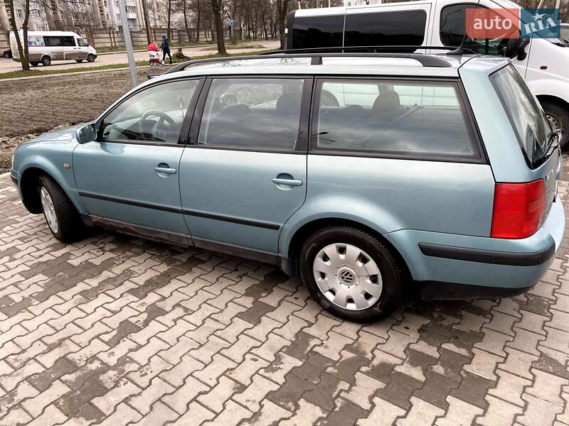 Універсал Volkswagen Passat 1998 в Шептицькому