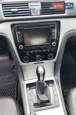 Седан Volkswagen Passat 2012 в 