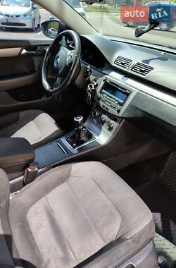 Седан Volkswagen Passat 2012 в 
