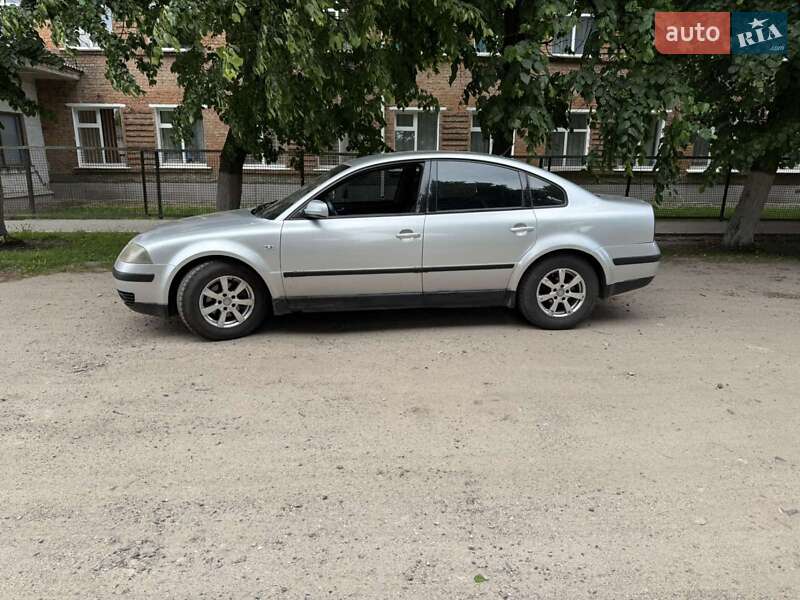 Седан Volkswagen Passat 2000 в Путивле