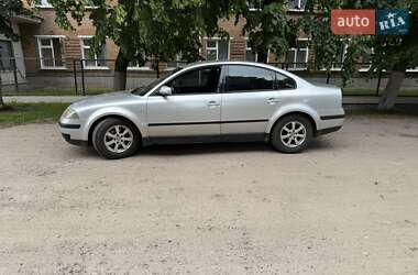 Седан Volkswagen Passat 2000 в 