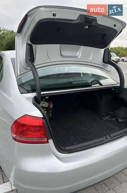 Седан Volkswagen Passat 2013 в 