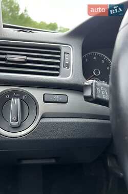 Седан Volkswagen Passat 2013 в 