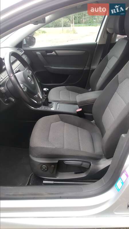 Универсал Volkswagen Passat 2011 в Киеве