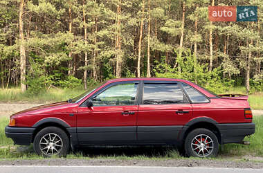 Седан Volkswagen Passat 1990 в 