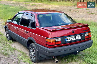 Седан Volkswagen Passat 1990 в 