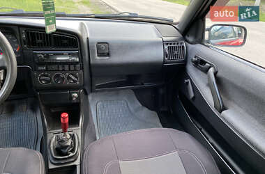 Седан Volkswagen Passat 1990 в 