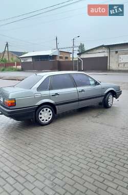 Седан Volkswagen Passat 1988 в 