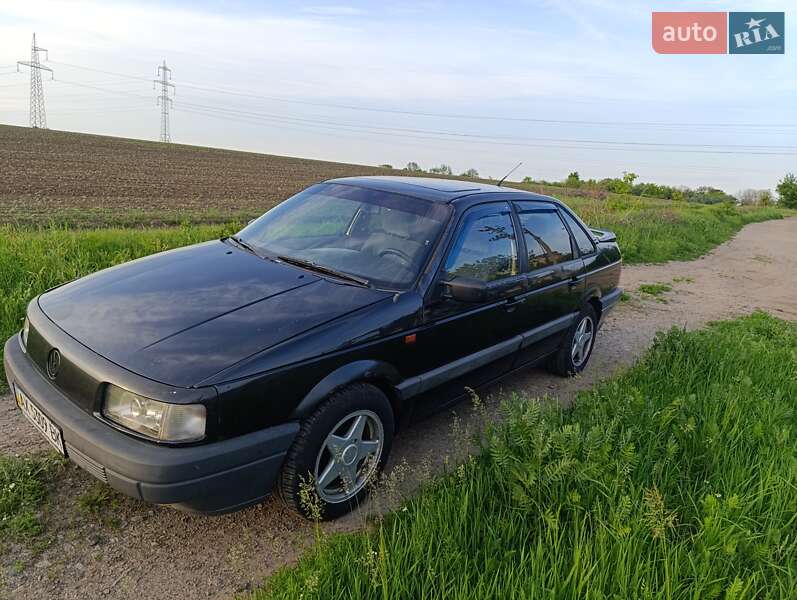Седан Volkswagen Passat 1993 в Харкові