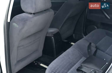 Седан Volkswagen Passat 2001 в 