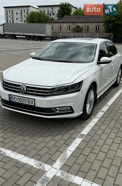 Седан Volkswagen Passat 2016 в Тернополе