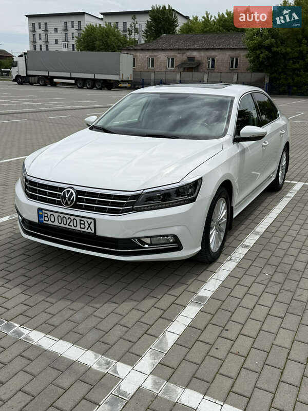 Седан Volkswagen Passat 2016 в Тернополе