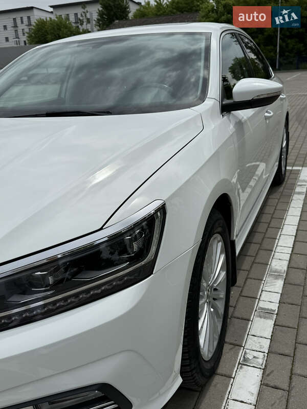 Седан Volkswagen Passat 2016 в Тернополе