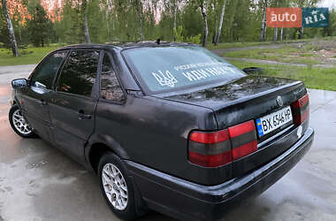 Седан Volkswagen Passat 1994 в 
