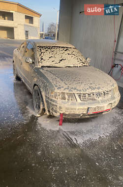 Седан Volkswagen Passat 1997 в 