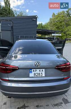Седан Volkswagen Passat 2018 в 