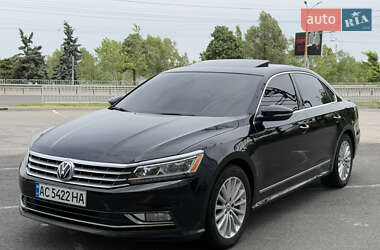 Седан Volkswagen Passat 2016 в Днепре