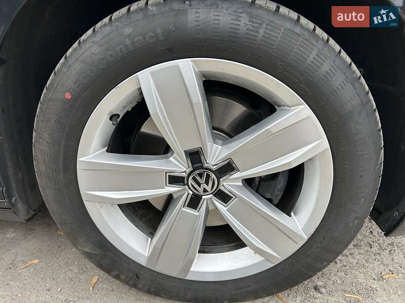 Універсал Volkswagen Passat 2020 в Чернігові