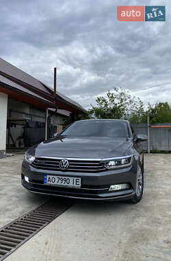 Седан Volkswagen Passat 2015 в 