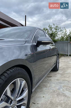 Седан Volkswagen Passat 2015 в 
