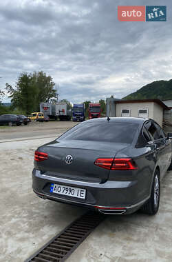 Седан Volkswagen Passat 2015 в 