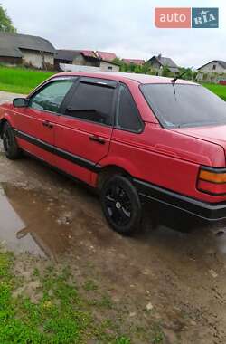 Седан Volkswagen Passat 1992 в 
