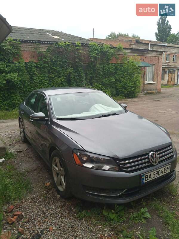 Седан Volkswagen Passat 2011 в Кропивницькому