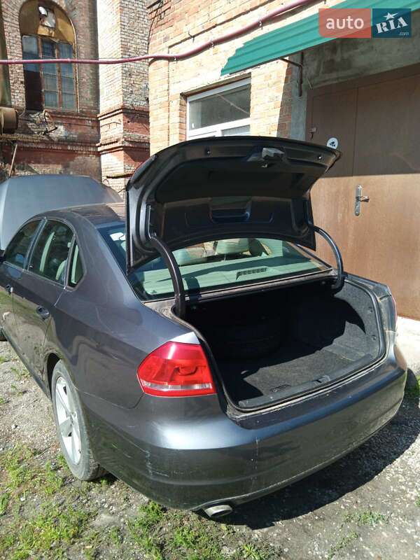 Седан Volkswagen Passat 2011 в Кропивницькому