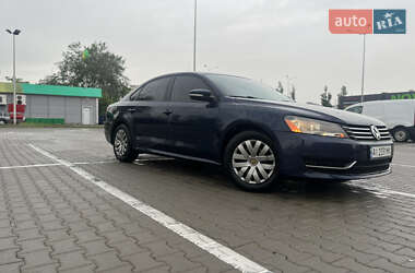 Седан Volkswagen Passat 2012 в Киеве