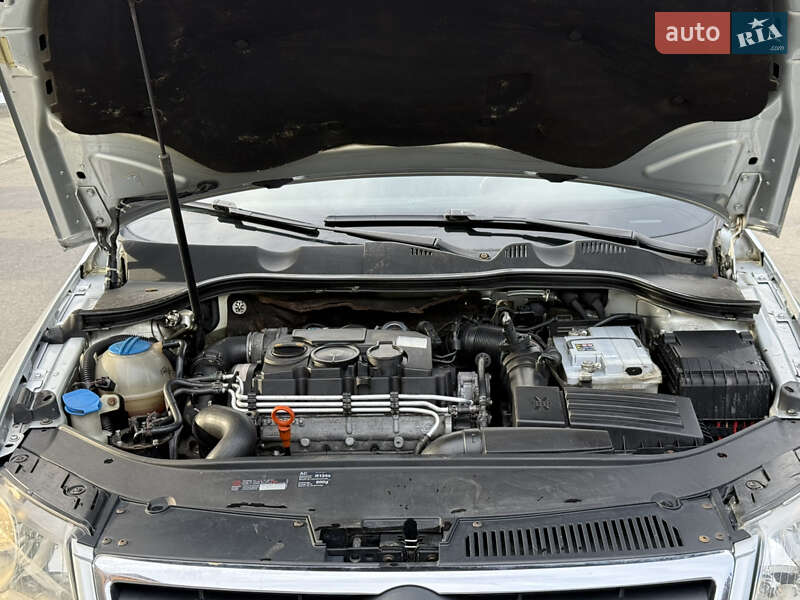 Універсал Volkswagen Passat 2005 в Дніпрі